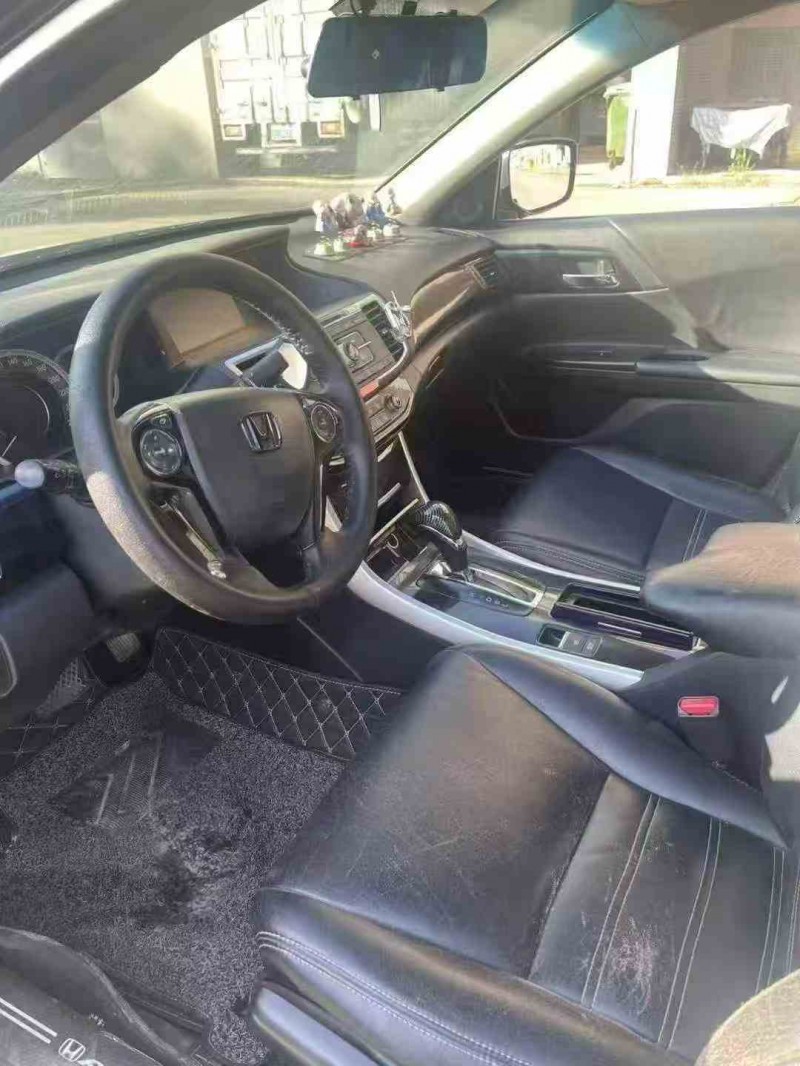 珠海16年本田雅阁5