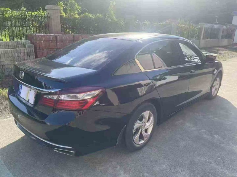 珠海16年本田雅阁8