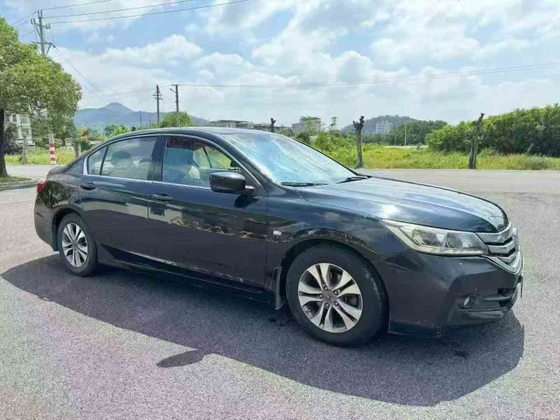 湛江14年本田雅阁2