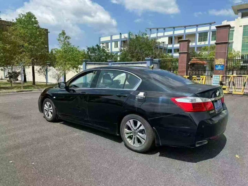 湛江14年本田雅阁8