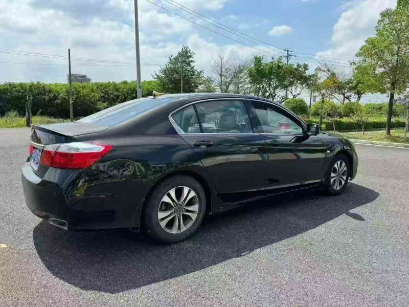 湛江14年本田雅阁9