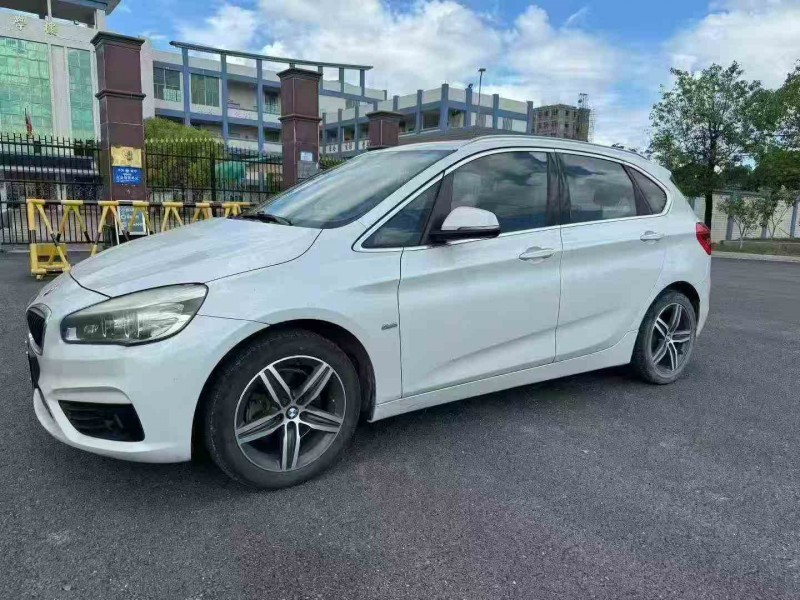 江门17年宝马2系2