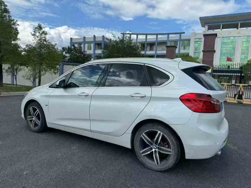 江门17年宝马2系7