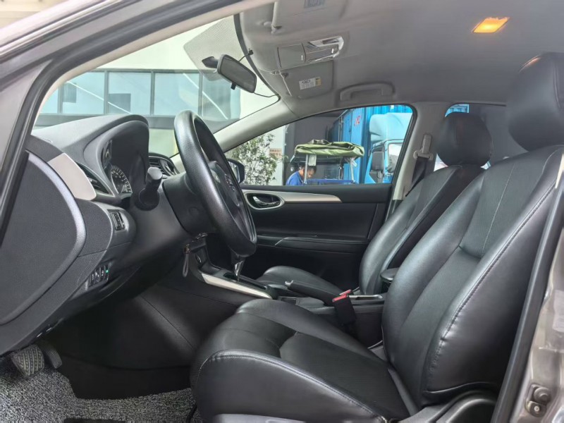 深圳20年日产轩逸4