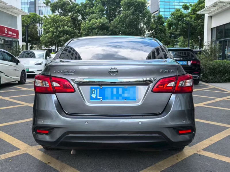 深圳20年日产轩逸7