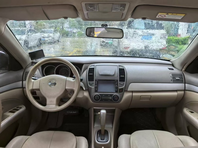 深圳16年日产轩逸6