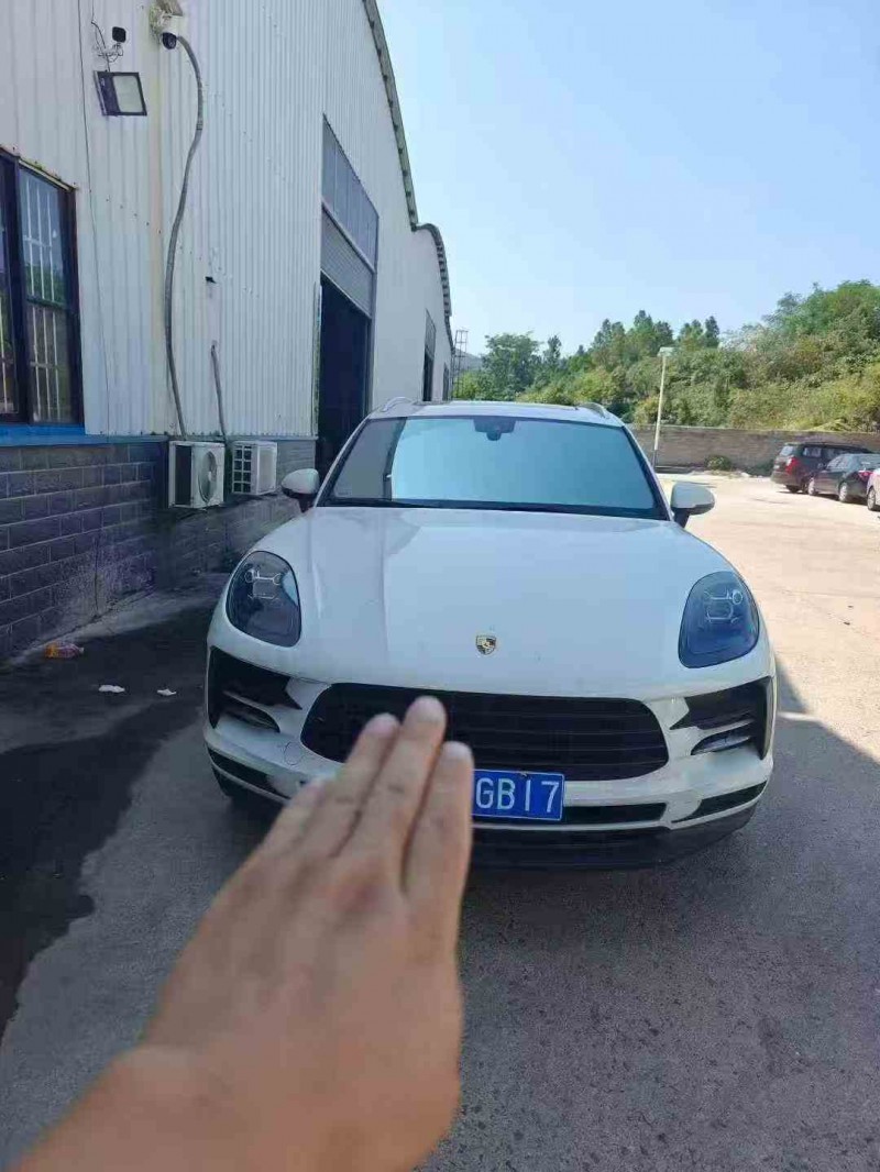 张家界20年保时捷Macan1