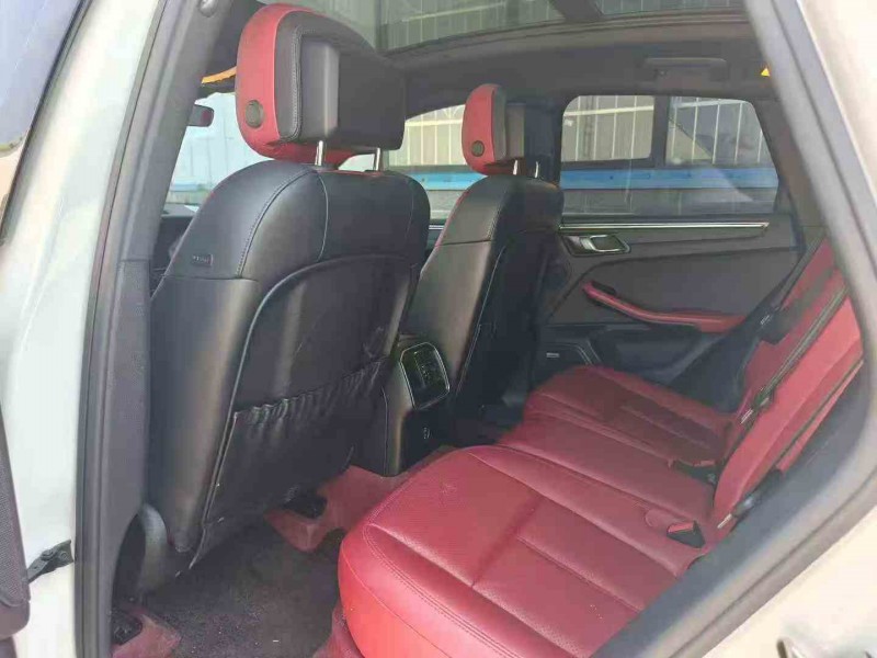 张家界20年保时捷Macan5