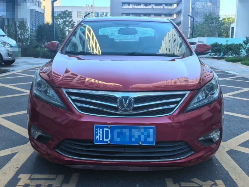 深圳17年长安汽车逸动1