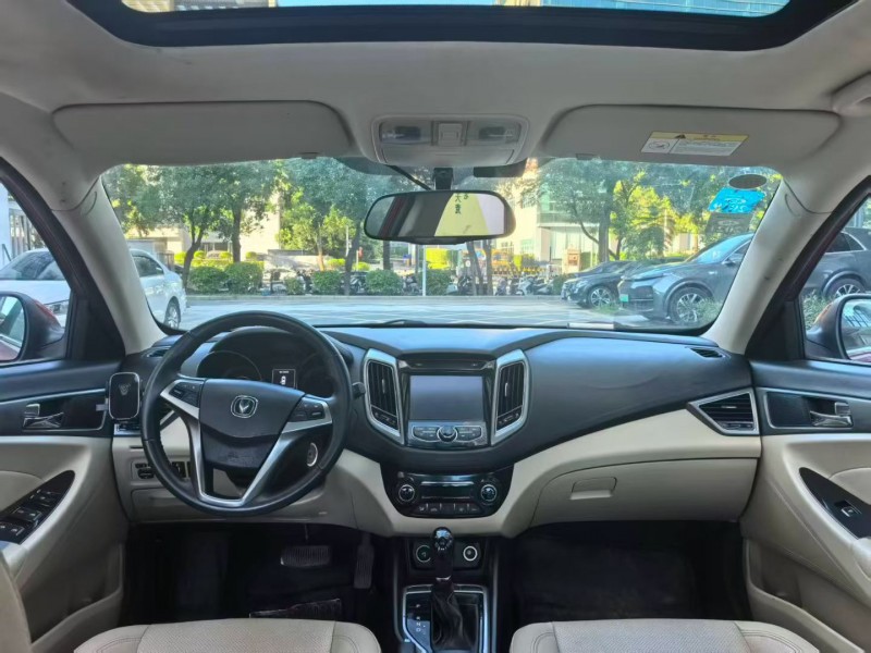 深圳17年长安汽车逸动3