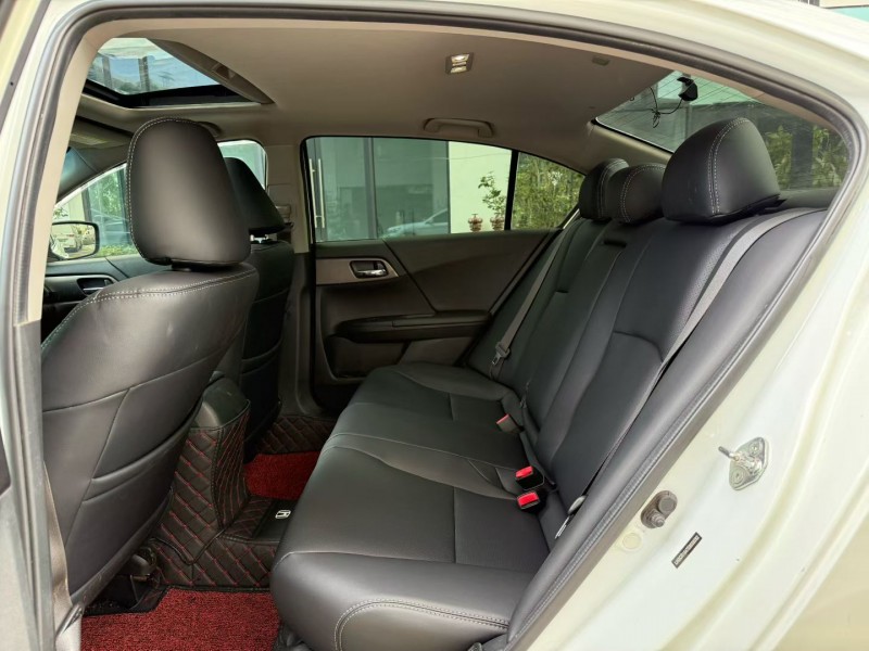 深圳14年本田雅阁4