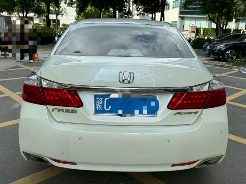 深圳14年本田雅阁5