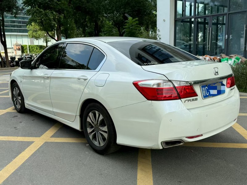 深圳14年本田雅阁6