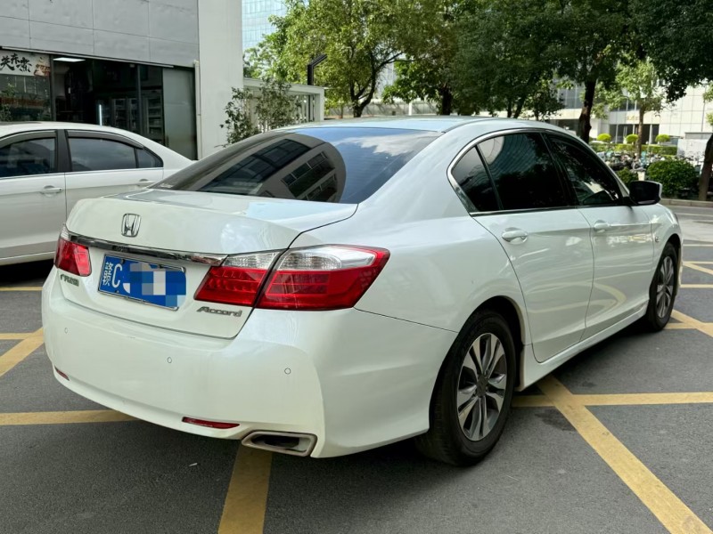 深圳14年本田雅阁7