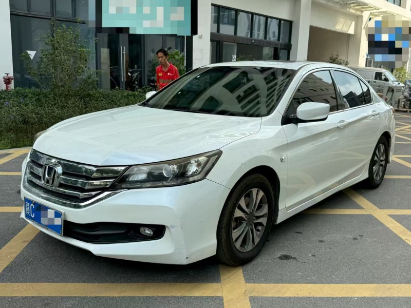 深圳14年本田雅阁8