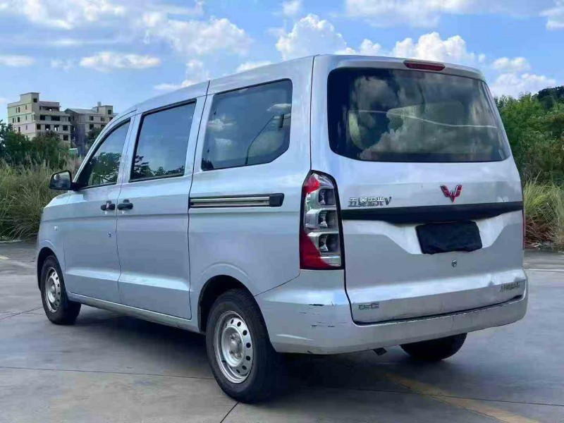 邵阳21年五菱汽车宏光9