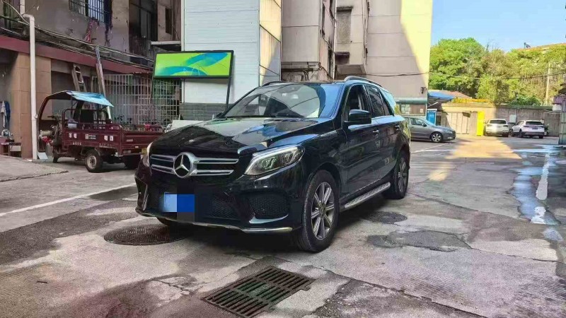 张家界17年奔驰GLE2