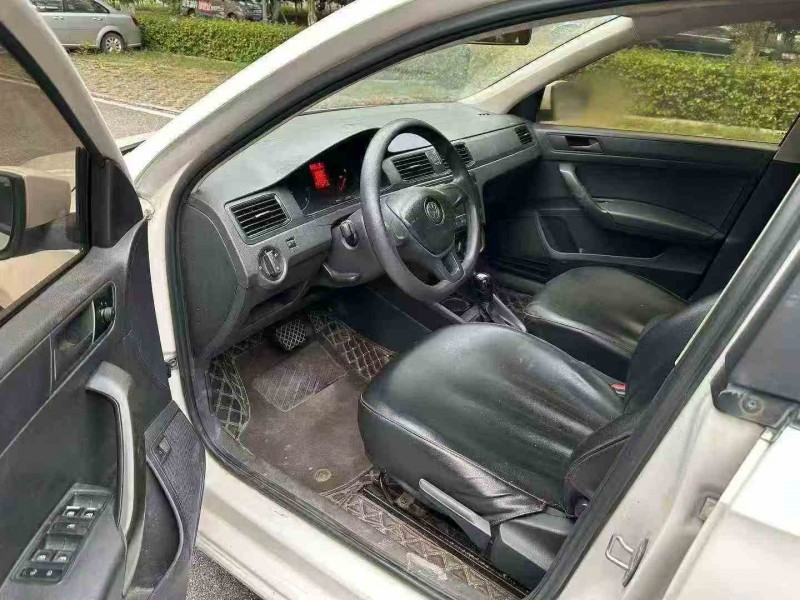 岳阳18年大众桑塔纳5