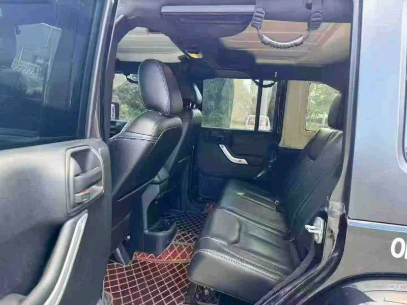 沈阳17年Jeep牧马人4