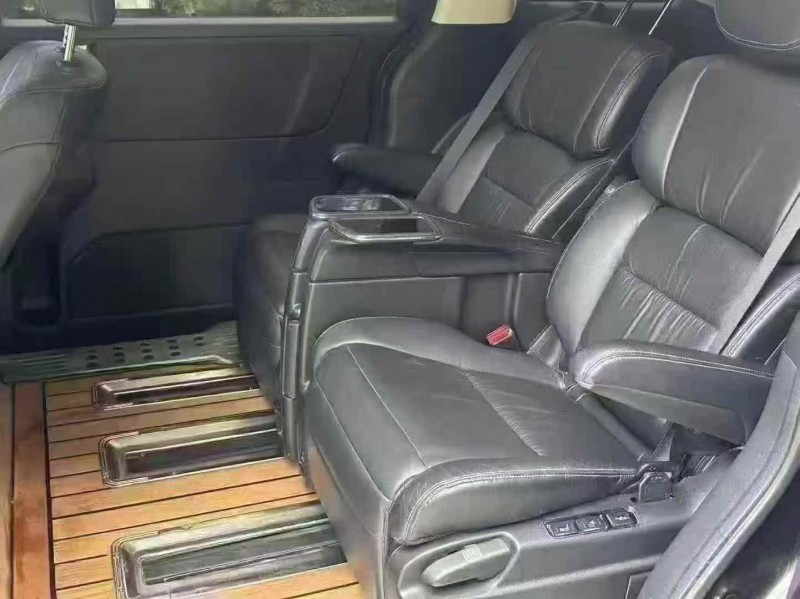 萍乡18年本田艾力绅5