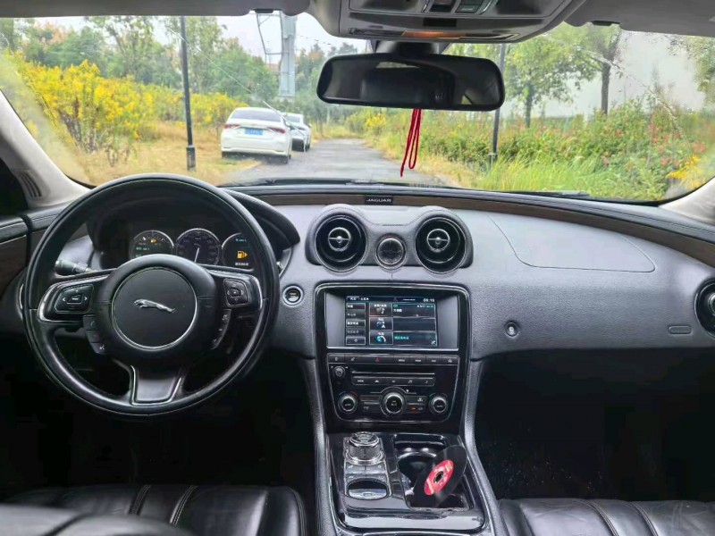 武汉16年捷豹XJL5