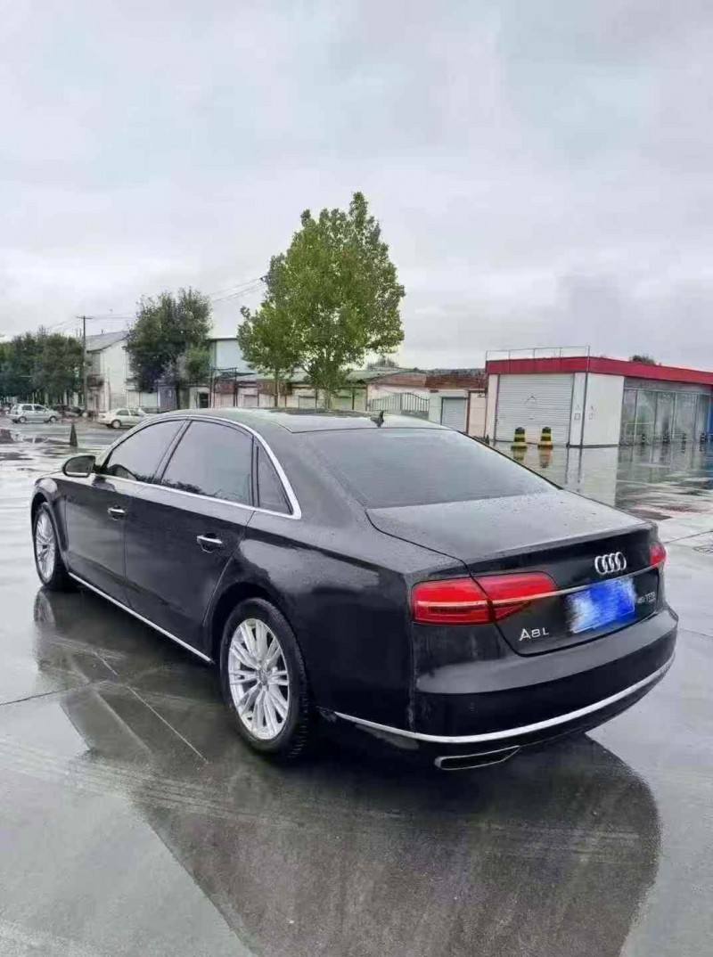 济宁15年奥迪A8L7