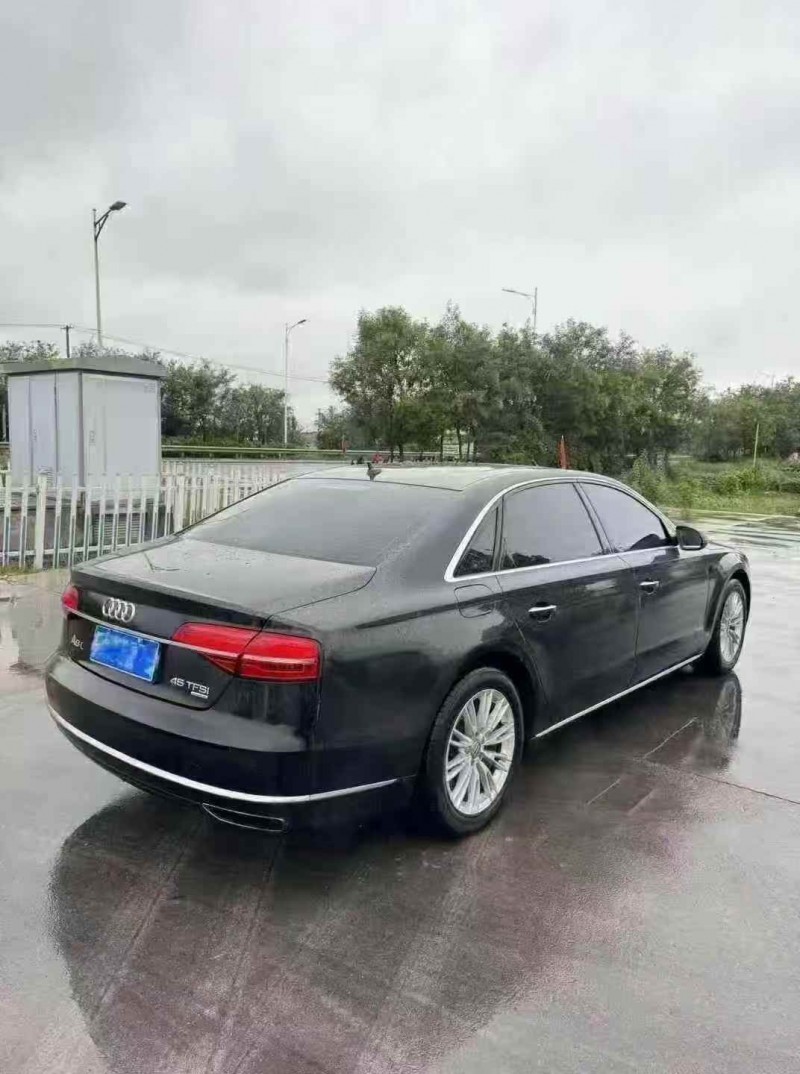 济宁15年奥迪A8L8