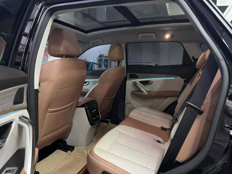 成都25年奇瑞捷途6