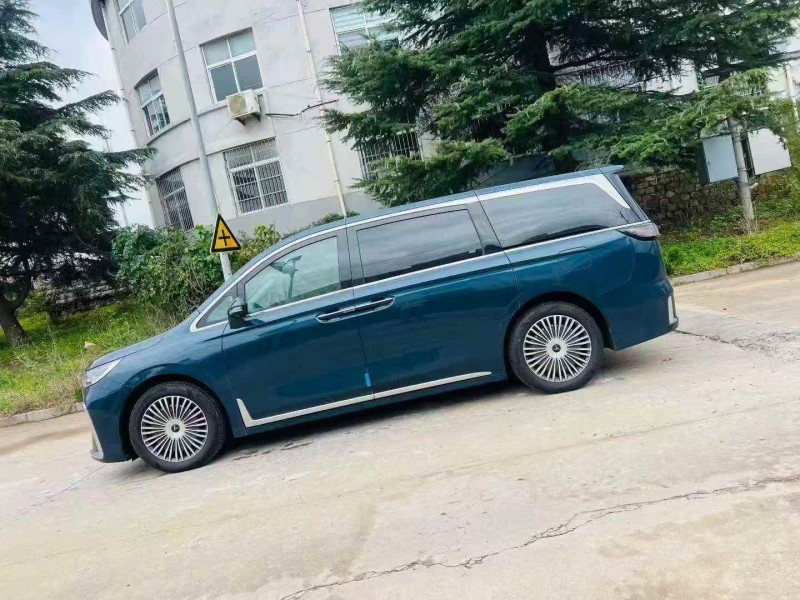 烟台25年岚图汽车梦想家3