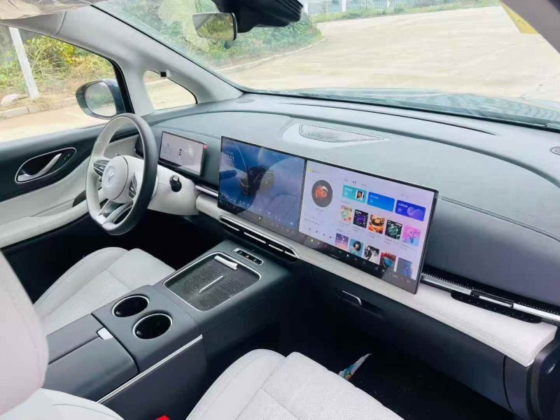 烟台25年岚图汽车梦想家5