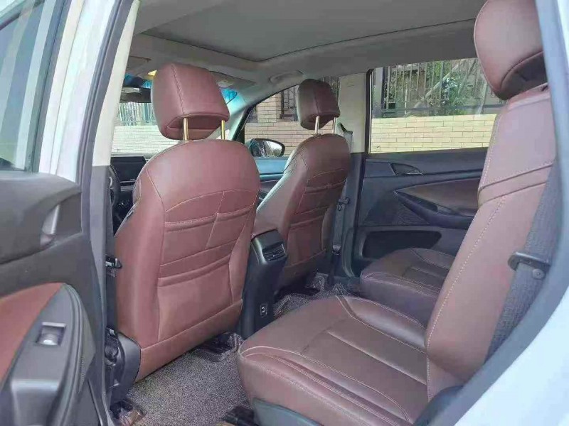 石家庄19年别克GL64