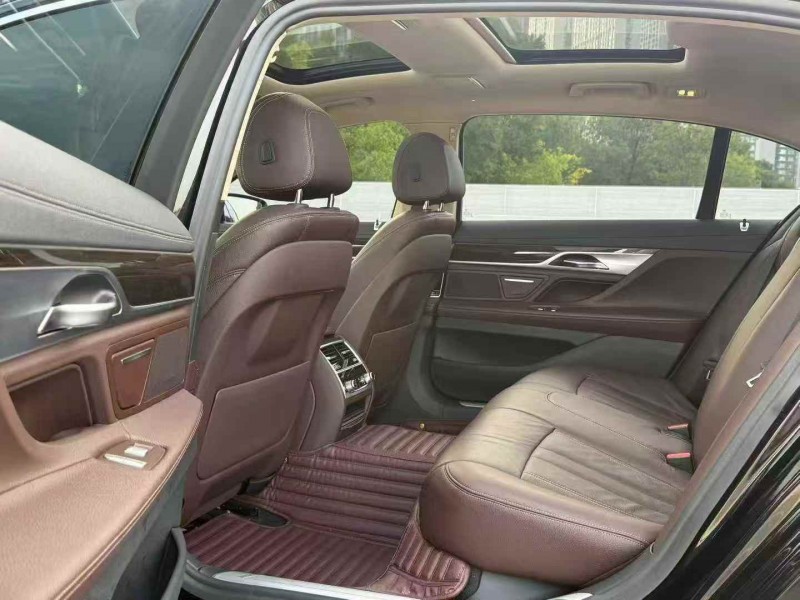 鹰潭18年宝马7系4