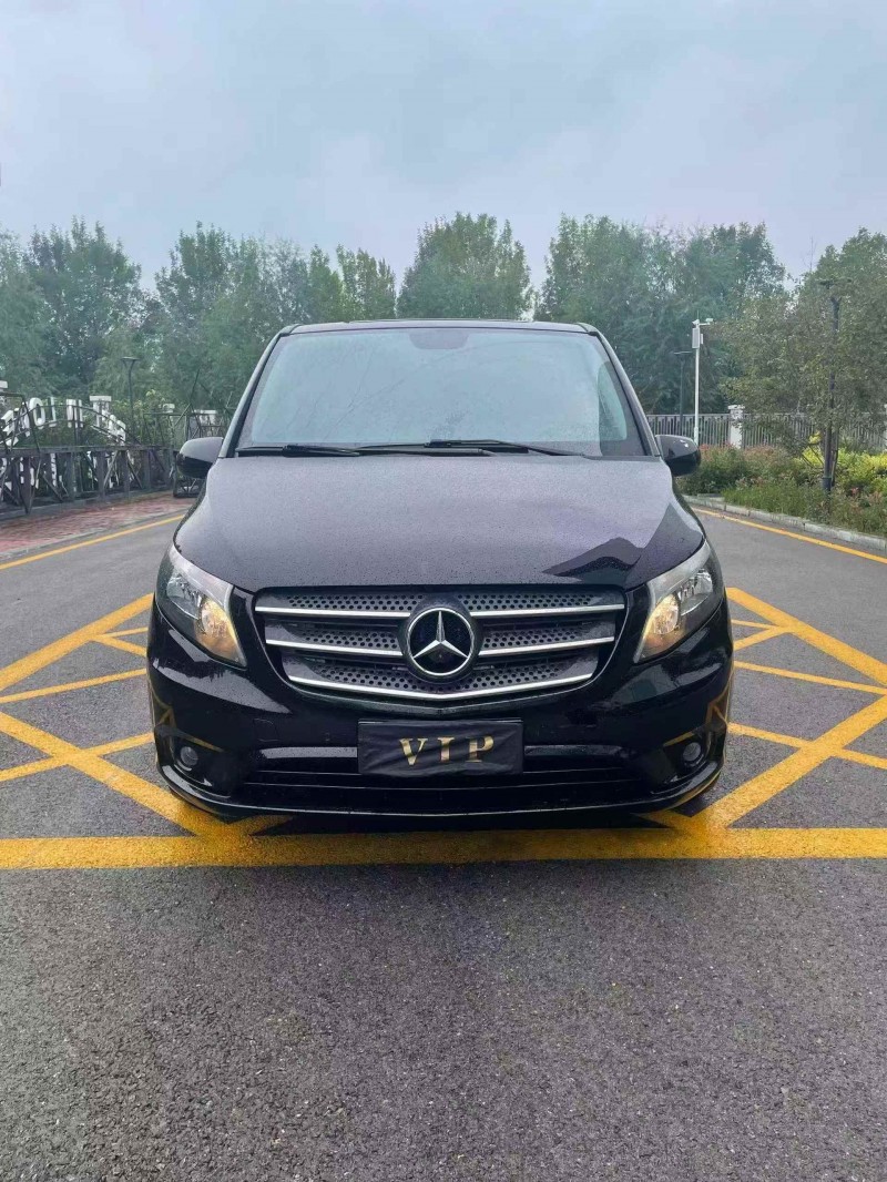 秦皇岛19年奔驰威霆1