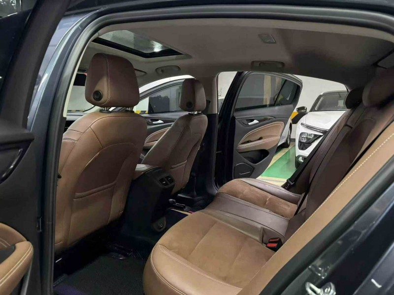 成都21年别克君威4