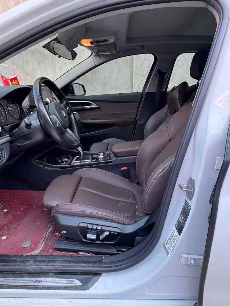 金华23年宝马1系6