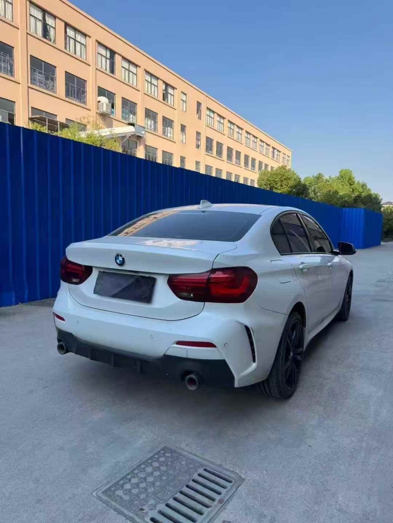 金华23年宝马1系7