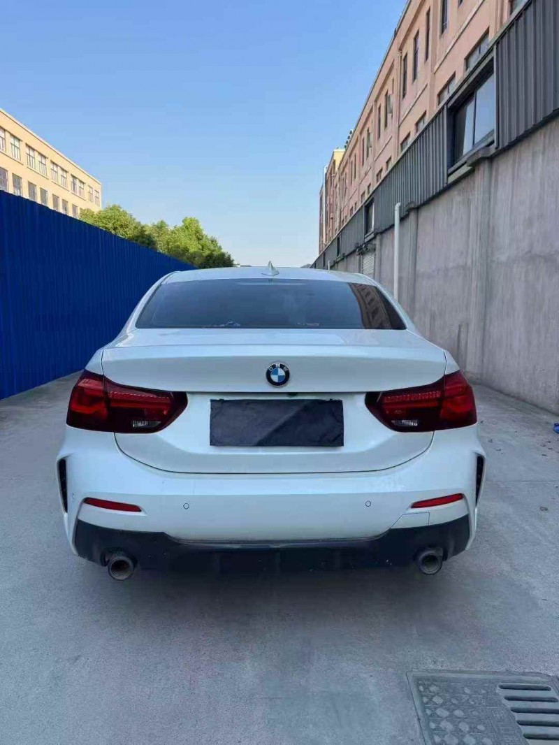 金华23年宝马1系9