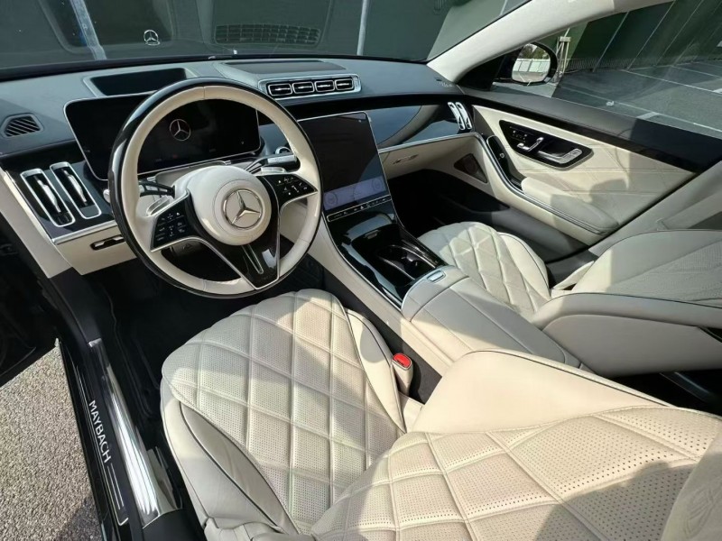 唐山24年奔驰迈巴赫S级3