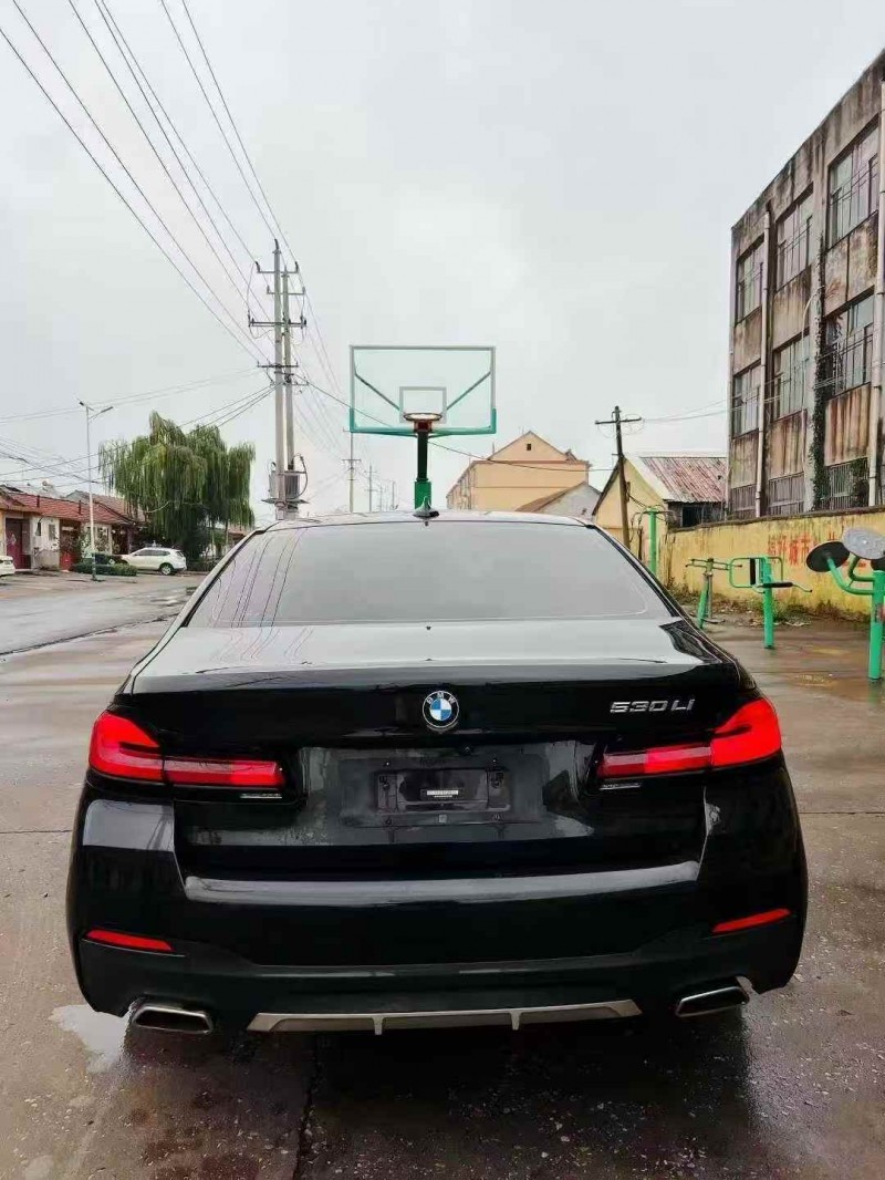 东营21年宝马5系9