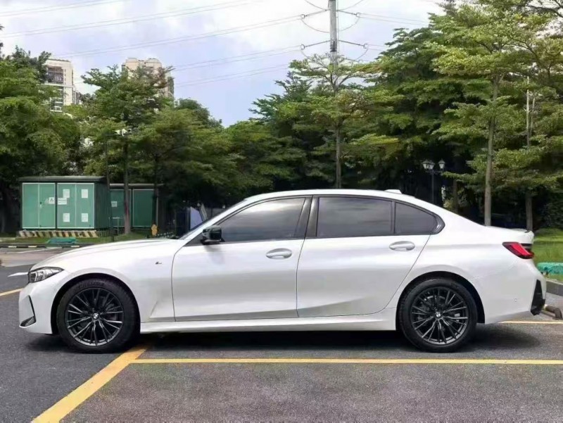 厦门24年宝马3系8