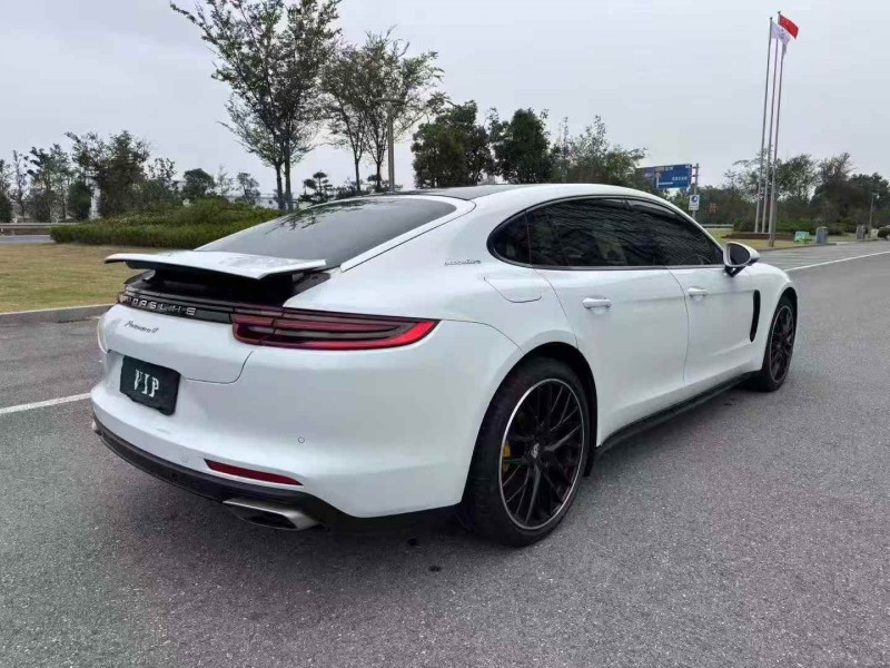 苏州18年保时捷帕拉梅拉8