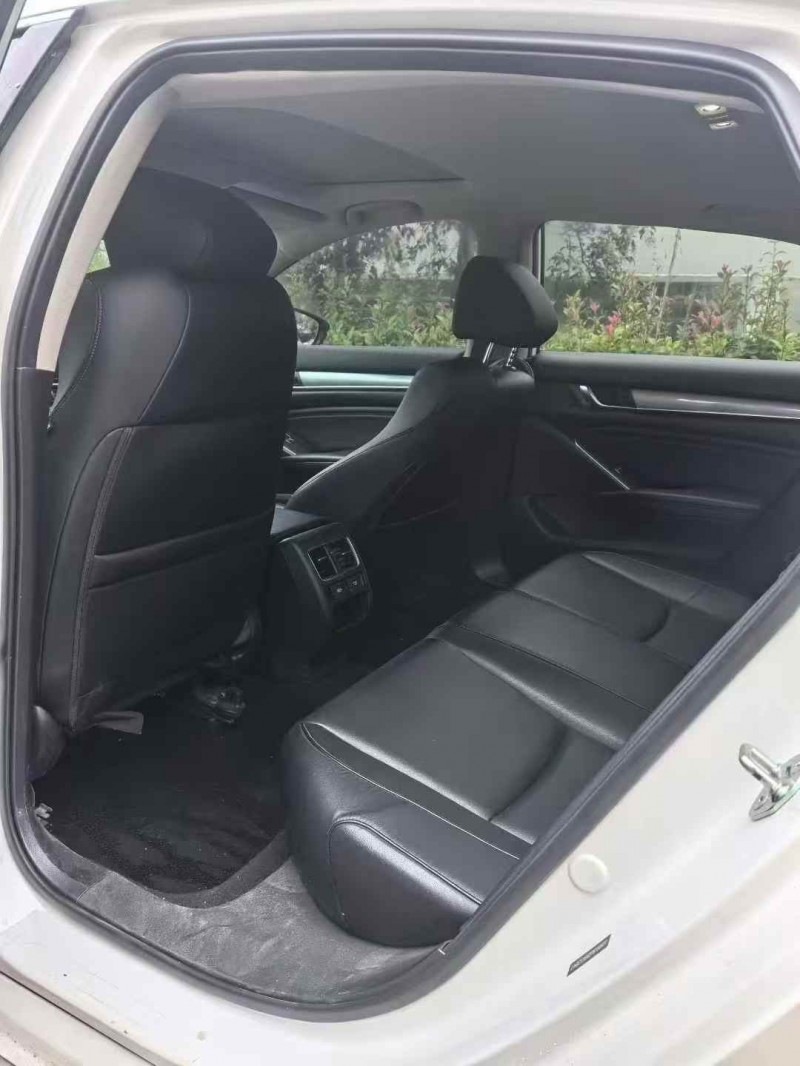 鄂州23年本田雅阁5