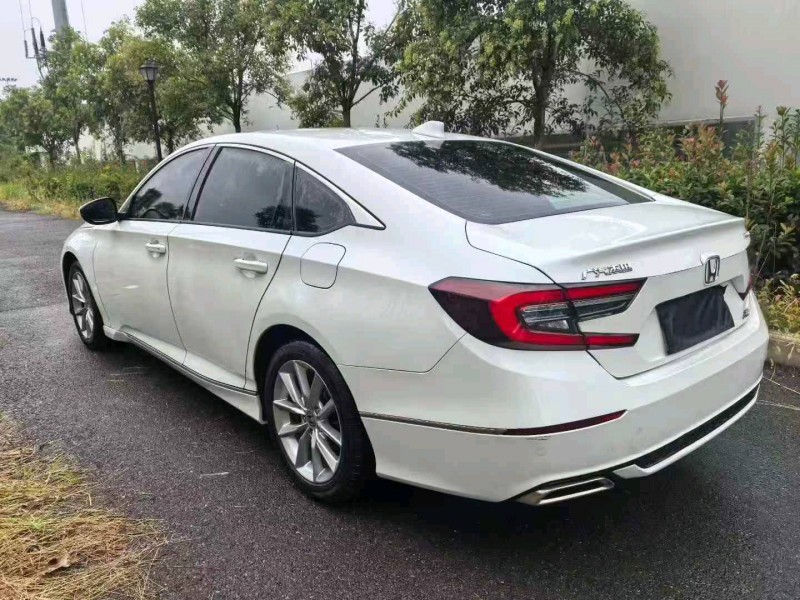 鄂州23年本田雅阁8