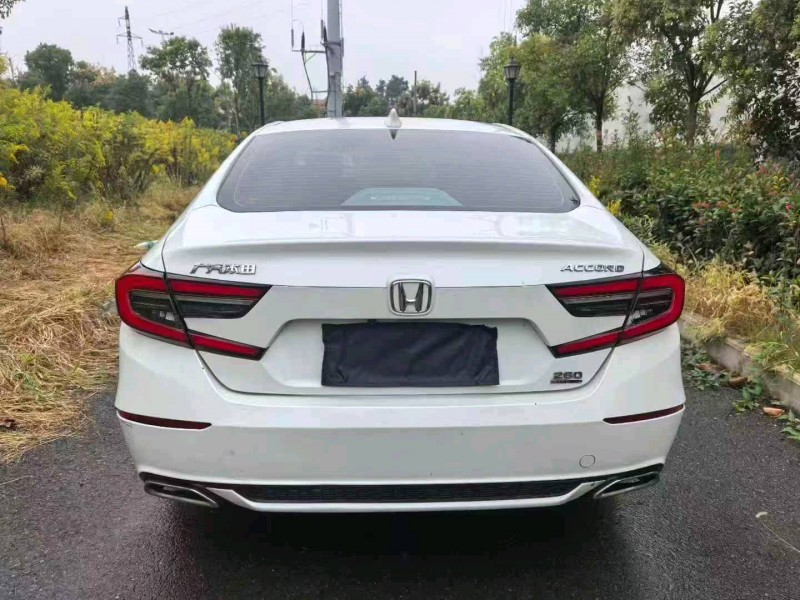 鄂州23年本田雅阁9