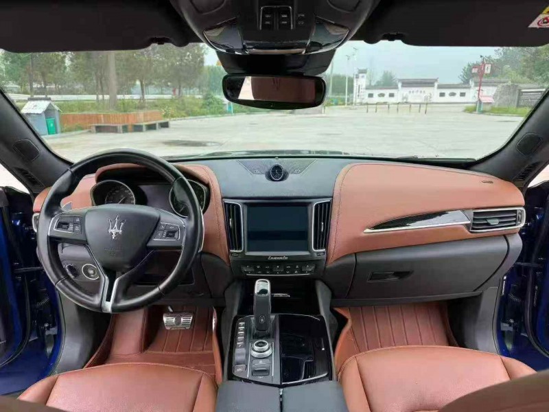 徐州20年玛莎拉蒂Levante4