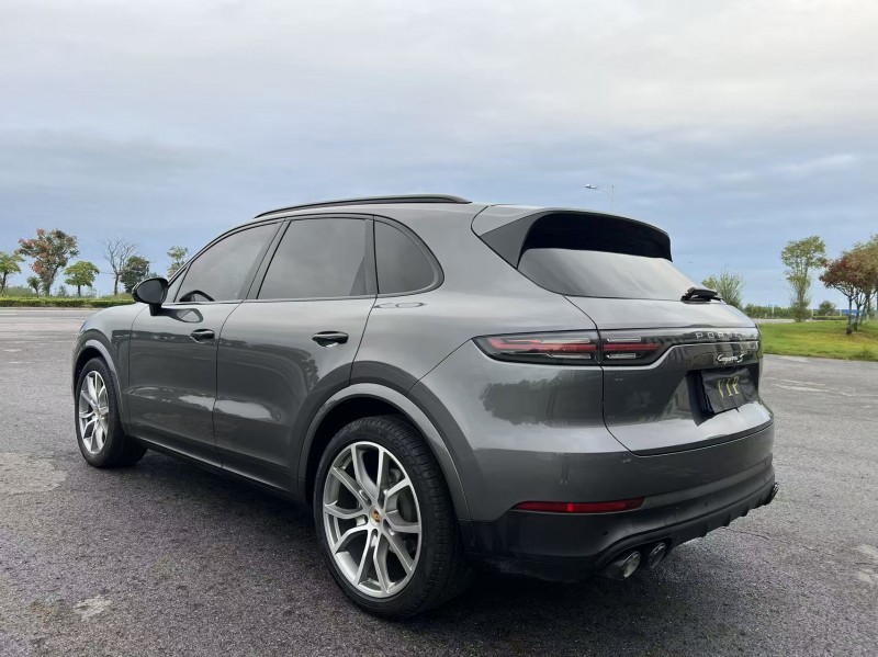 盐城20年保时捷卡宴9