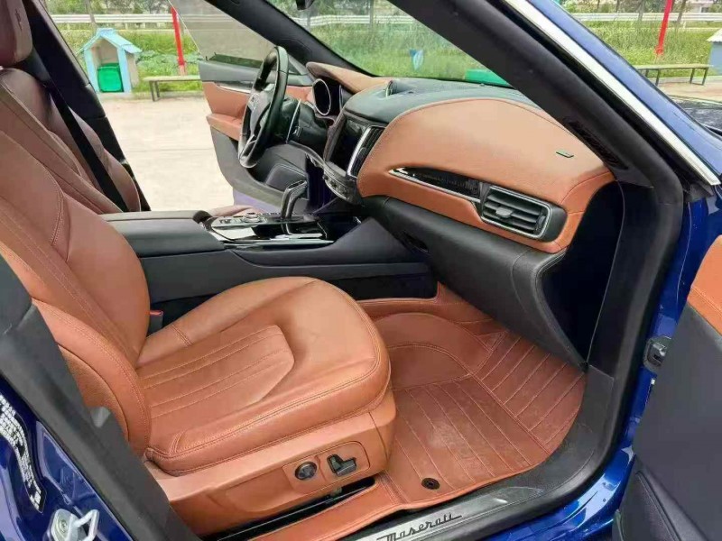 徐州20年玛莎拉蒂Levante5