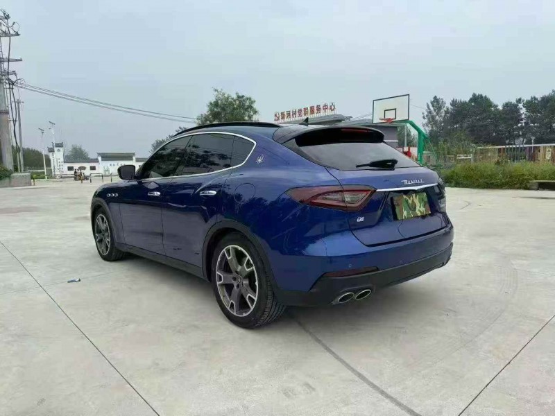 徐州20年玛莎拉蒂Levante8