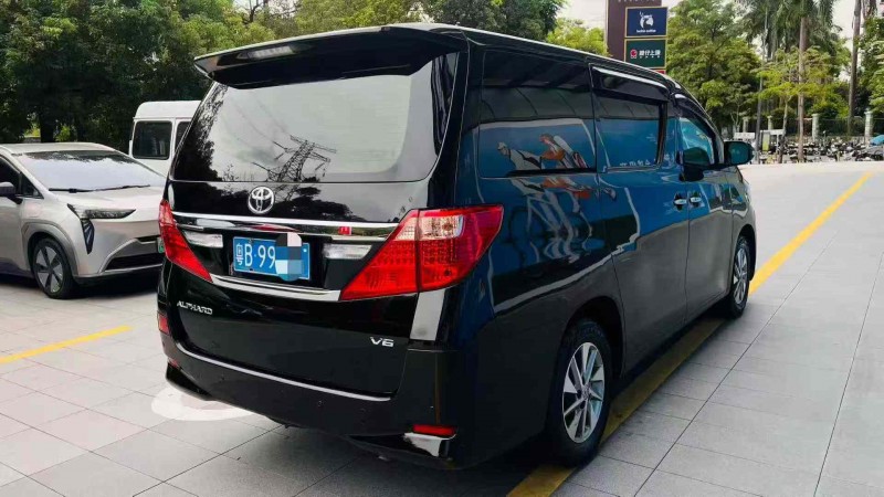 深圳15年丰田埃尔法8