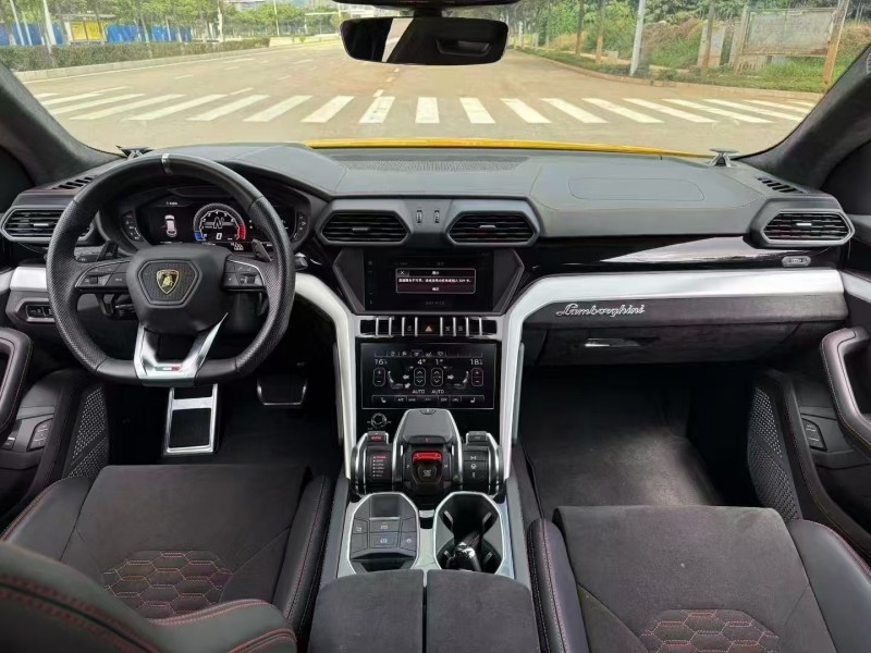 昆明20年兰博基尼Urus7